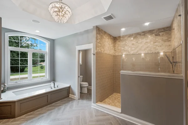 Large Walk-In Showers for Master Bathrooms